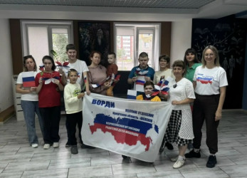 &laquo;Цвета России&raquo;: ВОРДИ Шелехов создал флаги ко Дню государственного флага