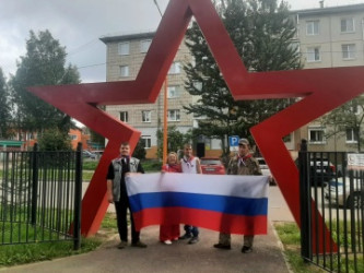 &laquo;Цвета России&raquo;: дети ВОРДИ Саянск снимали мам в цветах флага