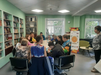 Пластилинография в &laquo;Апельсине&raquo;: мастер-класс ВОРДИ Саянск в библиотеке
